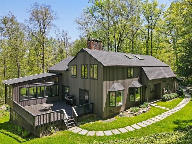 Building Photo - 21 Beech Hill Ln