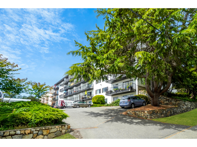 Building Photo - Macaulay Manor Apartments