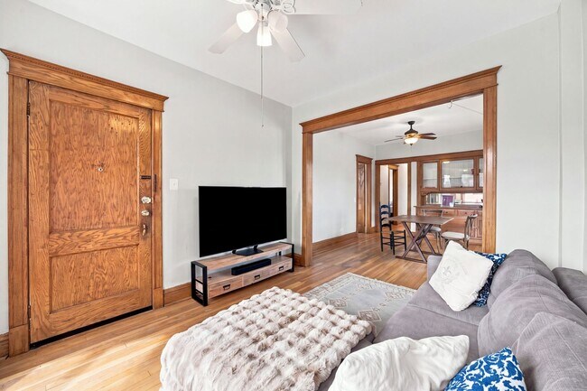 Foto del edificio - 3330 W Evergreen Ave