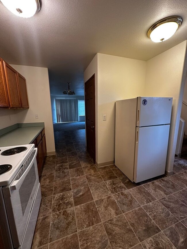 Building Photo - *Move In Special, Half off Rent! (See ad f...