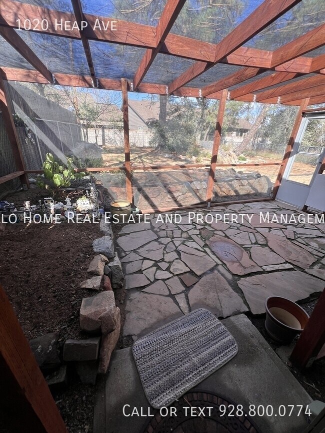 Foto del edificio - 1020 Heap Ave