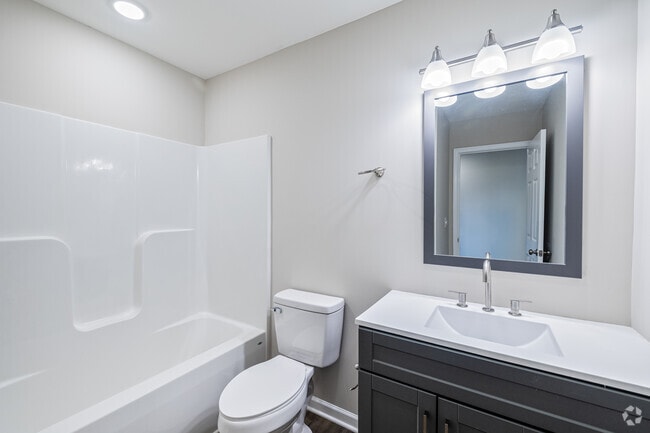 2BR, 1.5BA - 1,100SF - Bathroom - Blue Ridge Luxury Townhomes