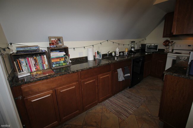 Building Photo - 2 br, 1 bath  - 537 Detroit St # 2 #2