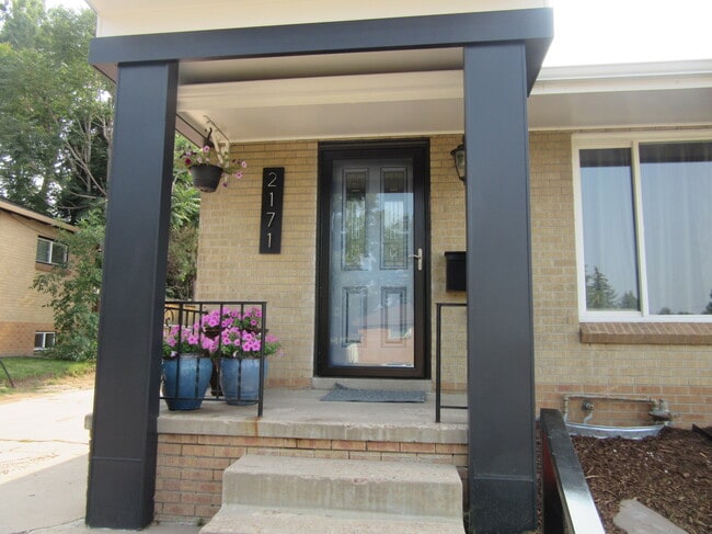 Photo - 2171 S Yates St House