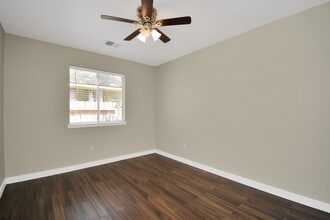 Building Photo - 13339 Yaupon Holly Ln