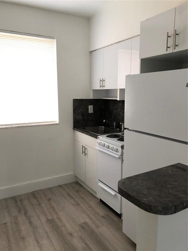 Foto principal - 380 SW 4th St