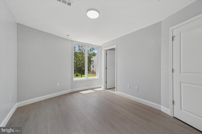 Foto del edificio - 2405 Ridge Ave