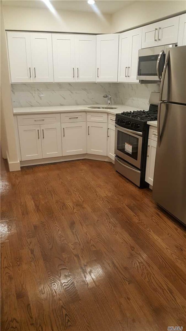 Foto del edificio - 979 Cleveland St