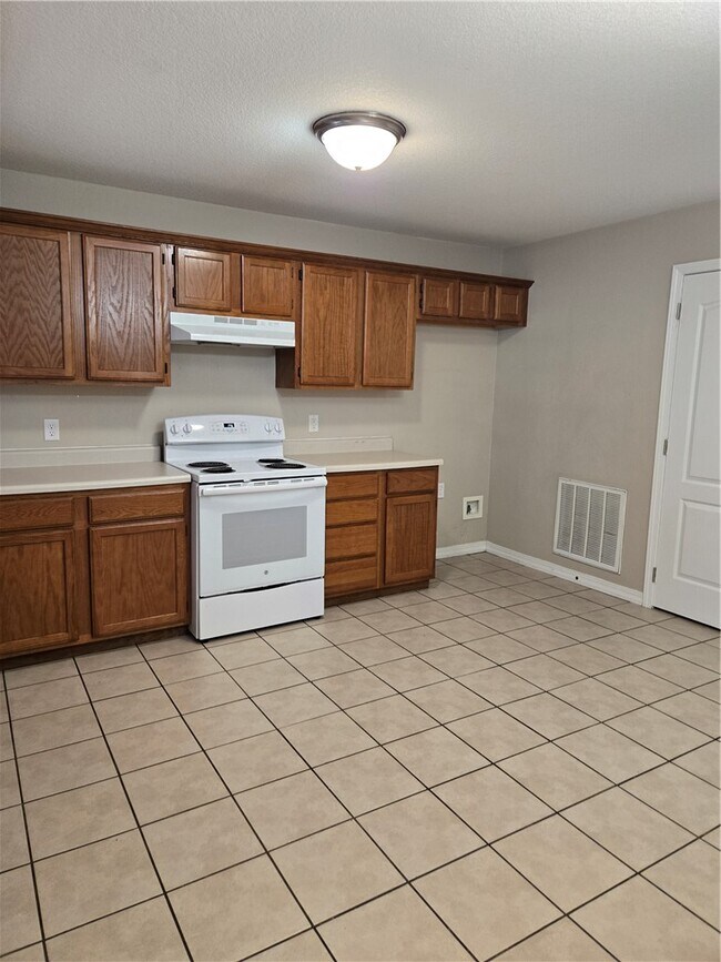 Building Photo - 2158 Kristy Ln