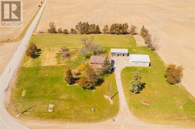Photo du bâtiment - 5726 Lakeshore Rd