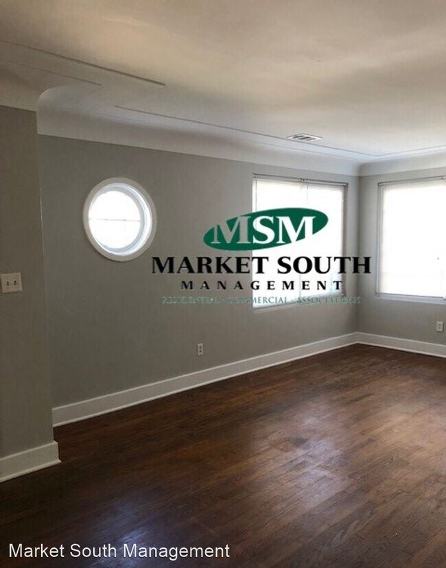 Building Photo - 3 br, 2 bath House - 425 E. 51st Street