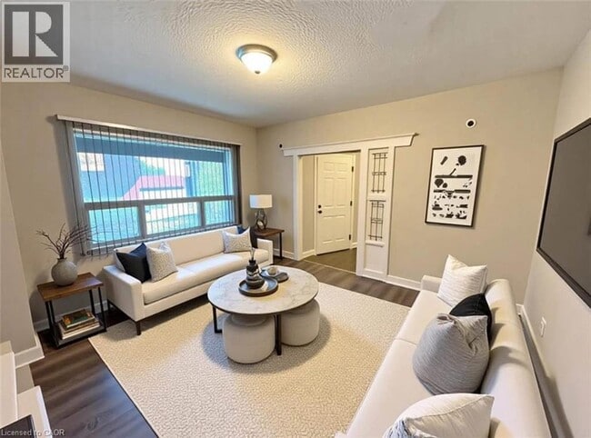 Photo du bâtiment - 71 Barnesdale Blvd