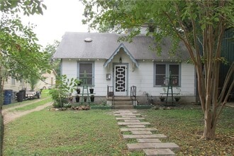 Building Photo - 4811 Red River St