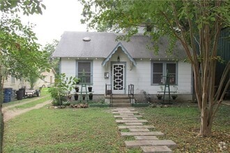 Building Photo - 4811 Red River St