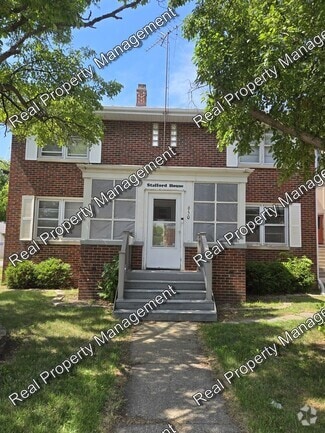 Building Photo - 650 E 4th St