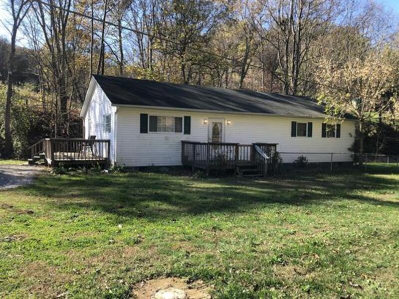 Primary Photo - 714 Tackett Branch Rd