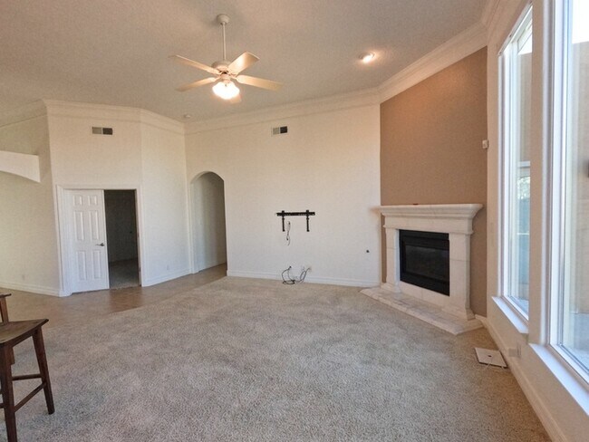 12911 Chitalpa Pl NE photo'