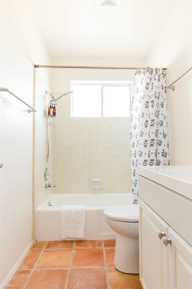 Foto del edificio - 3 br, 2 bath Duplex - 14263 North Fountain...