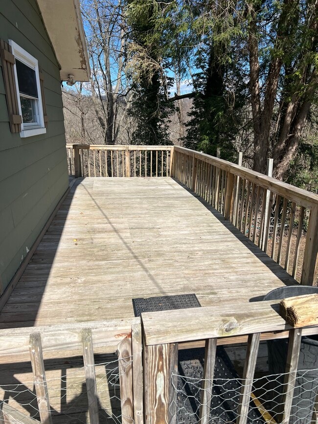 2207 Smith Rd, Charleston, WV 25314 House Rental in Charleston, WV