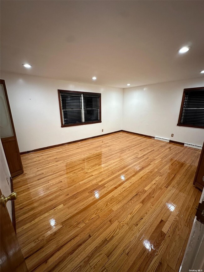 Foto del edificio - 109-15 Ditmars Blvd