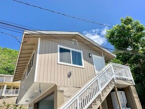 Building Photo - 2622 Waolani Ave