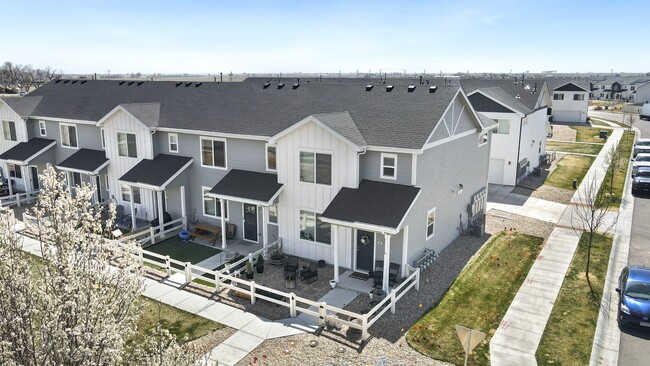 Building Photo - 260 Pawnee Rd
