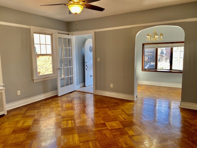 Living Rm - 84-49 Penelope Ave