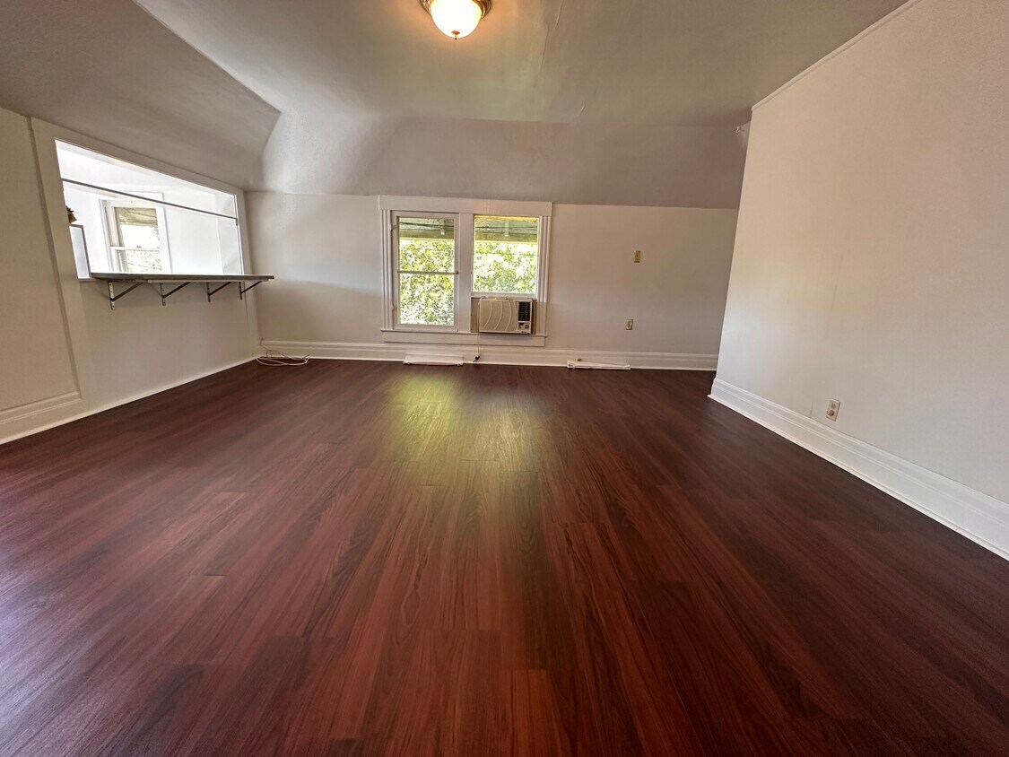 Primary Photo - 701 6th Ave