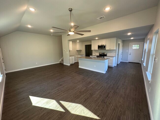 Foto del edificio - 1702 E Powell Ave