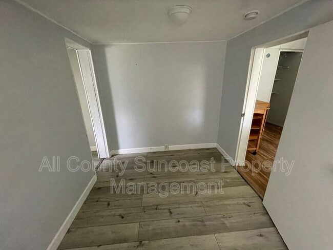 Building Photo - 1830 27th Ave N