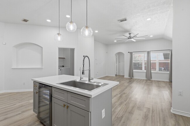 Building Photo - 10139 East Palm Lake Drive