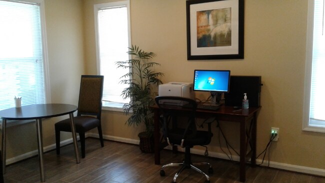Foto del edificio - 213 Kings Mill Ct