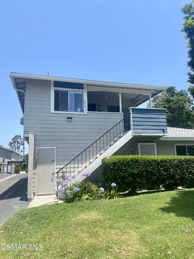 Building Photo - 2703 W Meadowwood