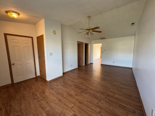 Foto del edificio - 1073 Fairlane Ct