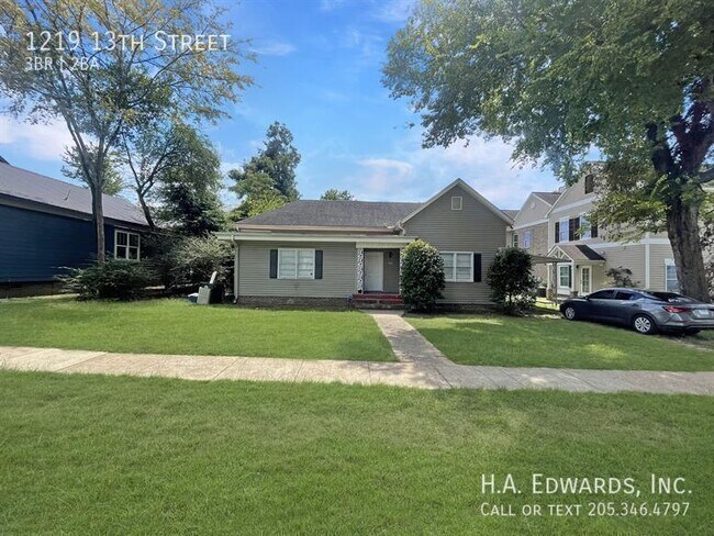 Photo - 1219 13th St House