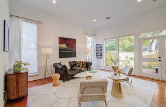 Building Photo - 15835 N Barkers Landing Rd