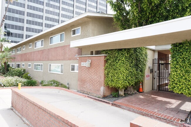 Building Photo - 4610 Densmore Ave
