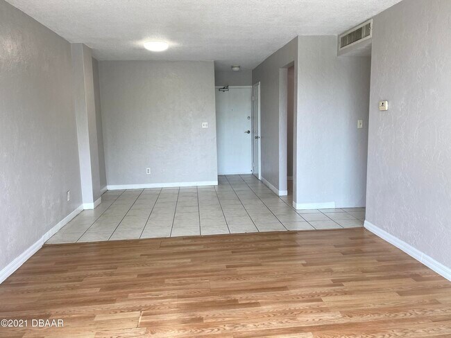 Foto del edificio - 732 N Halifax Ave