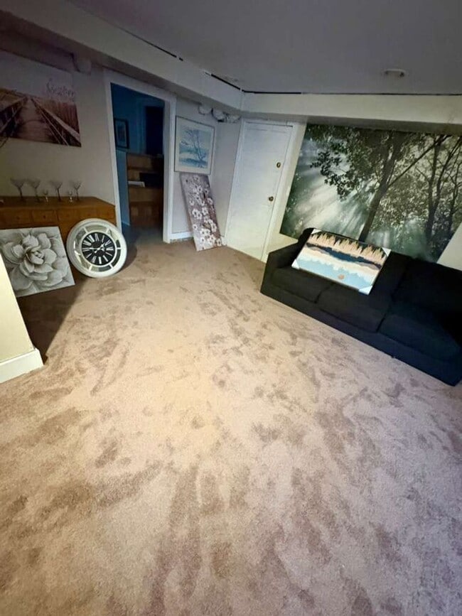 Building Photo - PMBAL-R829