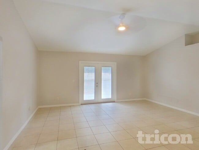 Building Photo - 3109 Camphor Dr