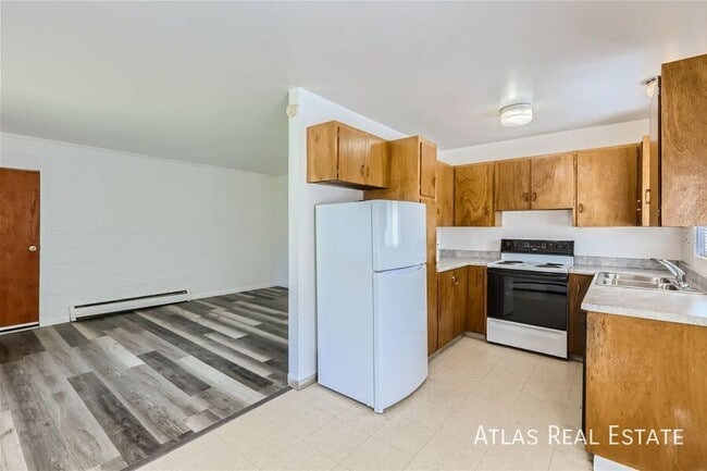 Building Photo - 708 E Alpert Ct