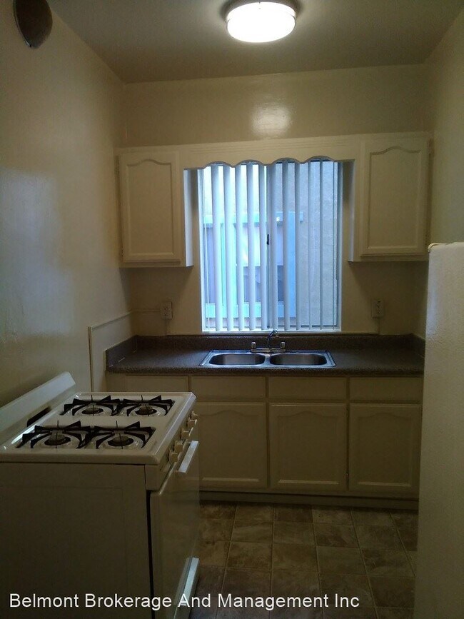 Foto del edificio - 521 E 3rd St