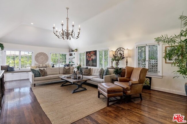 Building Photo - 5966 Graciosa Dr