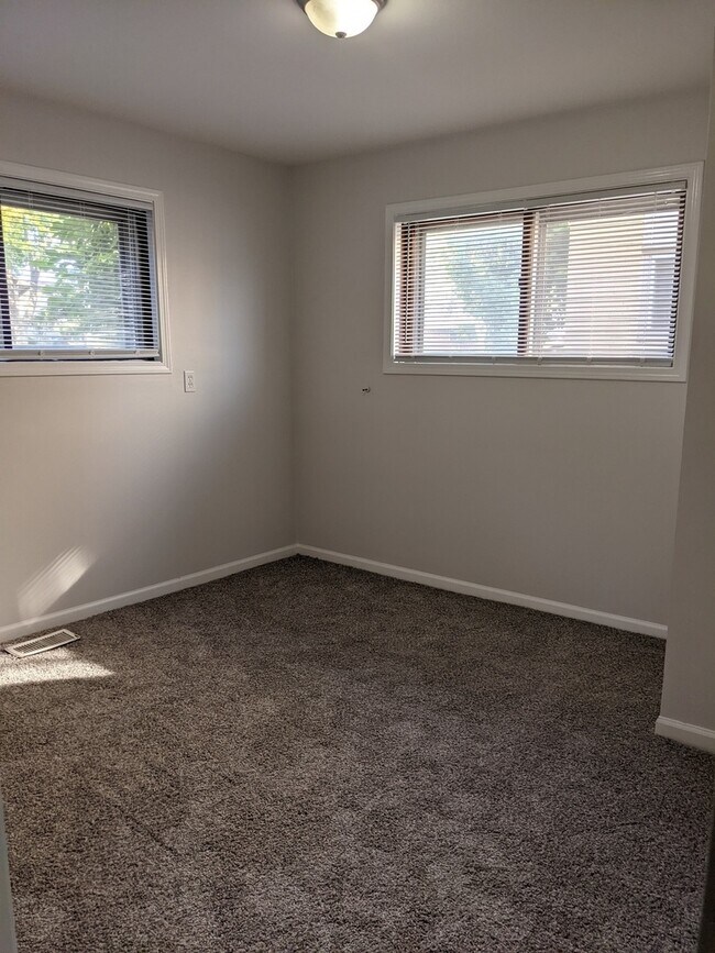 1837 Root St, Joliet, IL 60403 Townhome Rentals in Joliet IL