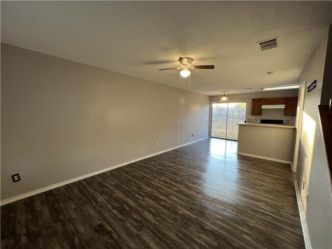 Foto del edificio - 5908 Greengate Dr