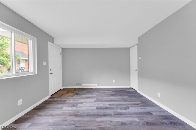 Foto del edificio - 4812 Lee Rd