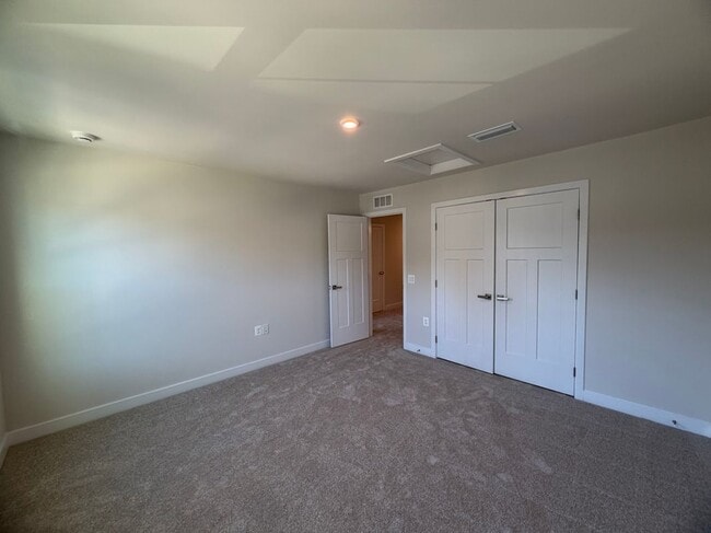 Foto del edificio - 18347 Centennial Cir