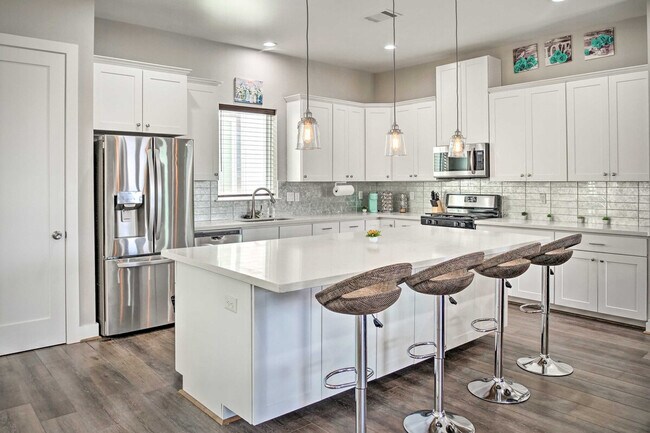 Foto del edificio - 6403 Bowling Green St