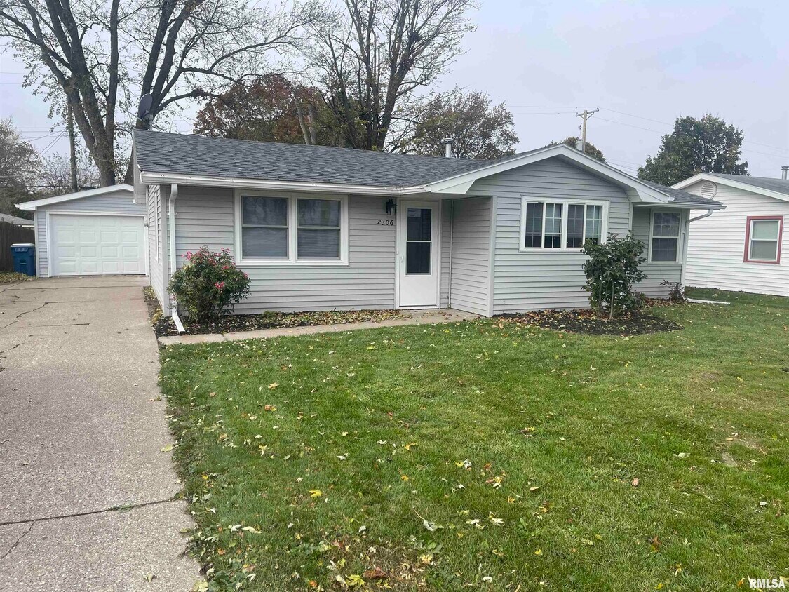 2306 9th St, Silvis, IL 61282 House Rental in Silvis, IL