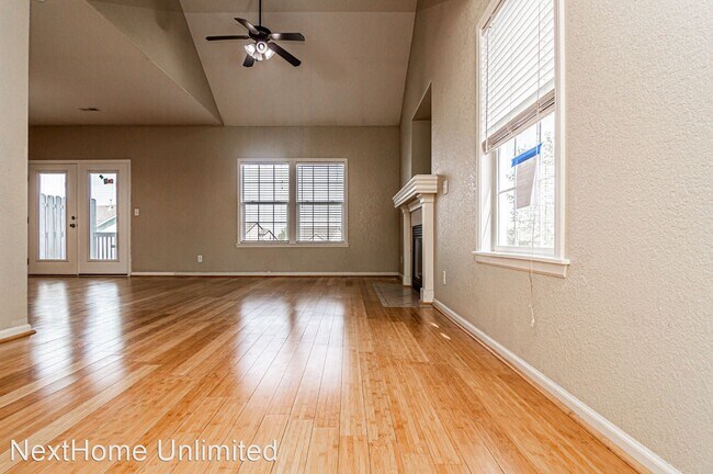 Foto del edificio - 4 br, 3 bath House - 1710 Lydia Lane